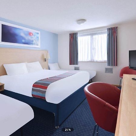 Travelodge Aberdeen Airport מראה חיצוני תמונה