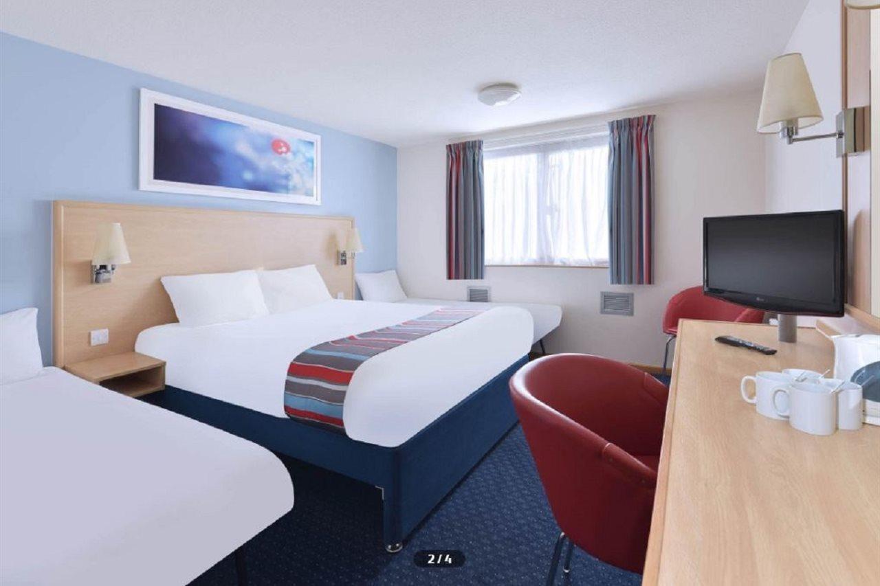 Travelodge Aberdeen Airport מראה חיצוני תמונה
