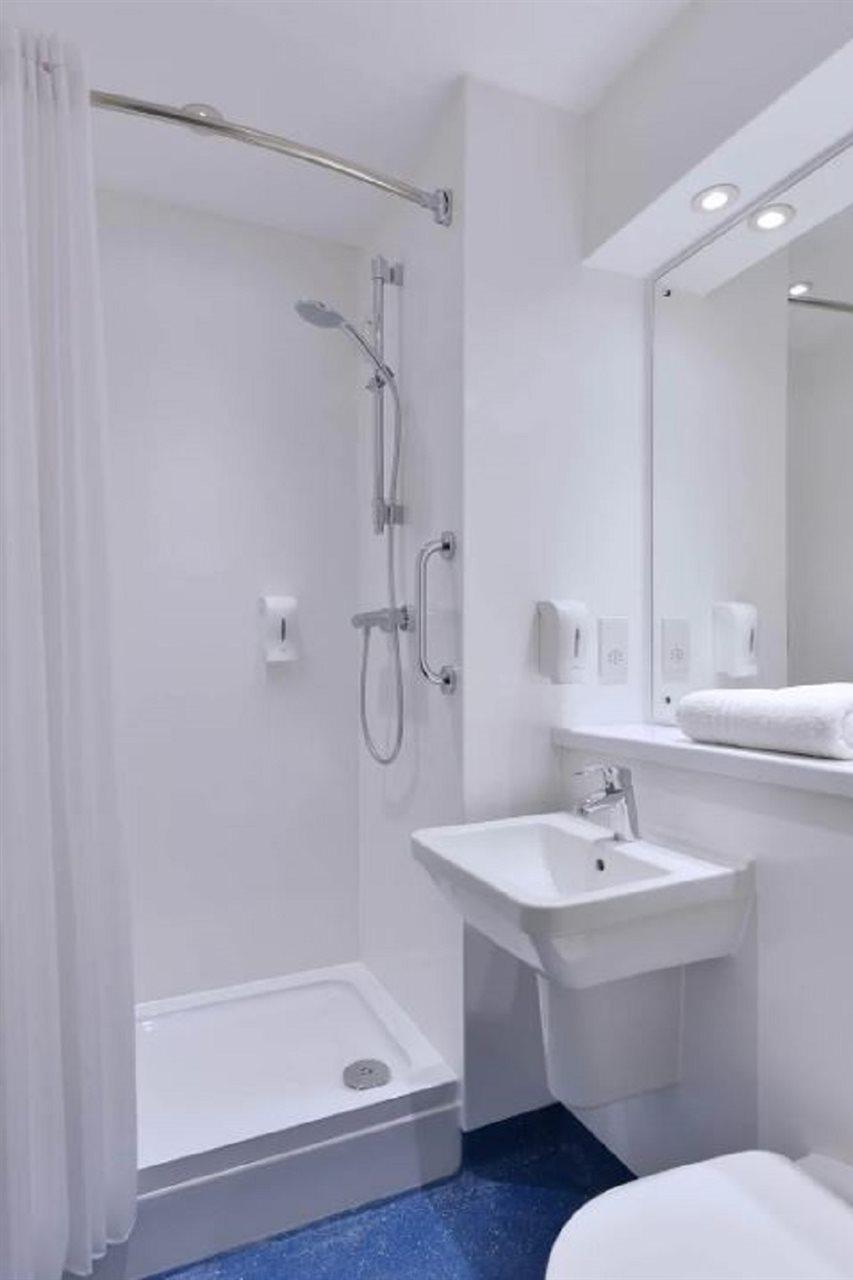 Travelodge Aberdeen Airport מראה חיצוני תמונה