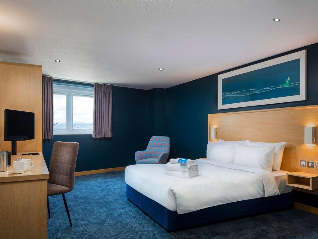 Travelodge Aberdeen Airport חדר תמונה