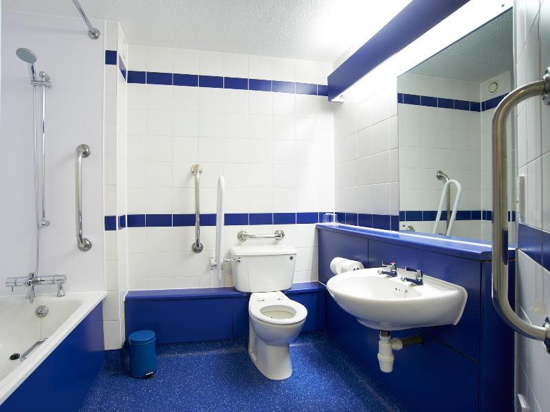 Travelodge Aberdeen Airport מראה חיצוני תמונה
