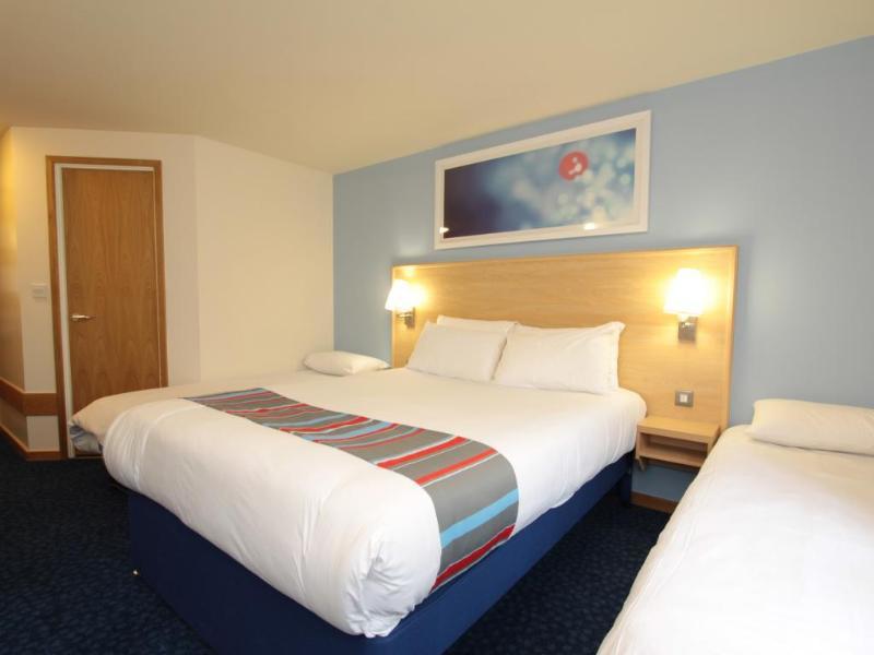 Travelodge Aberdeen Airport מראה חיצוני תמונה