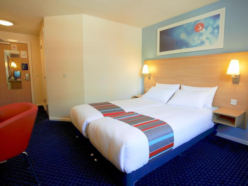 Travelodge Aberdeen Airport מראה חיצוני תמונה