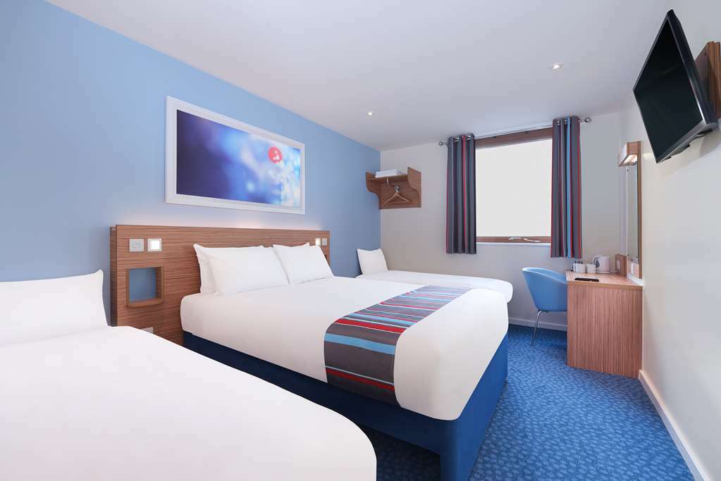 Travelodge Aberdeen Airport חדר תמונה